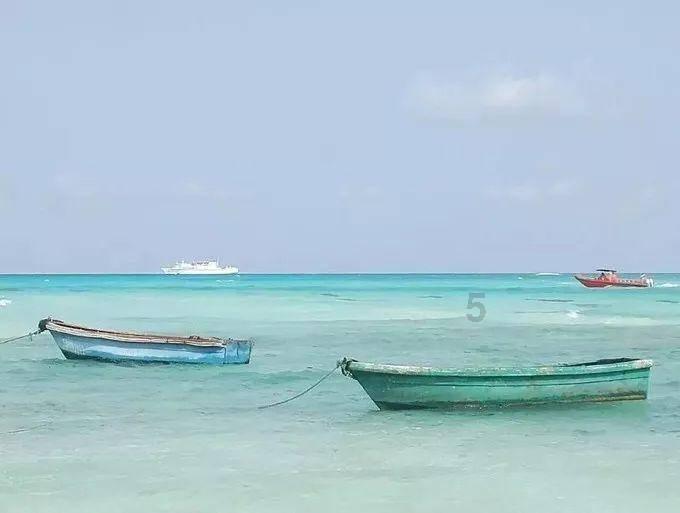 海滩小镇逃生